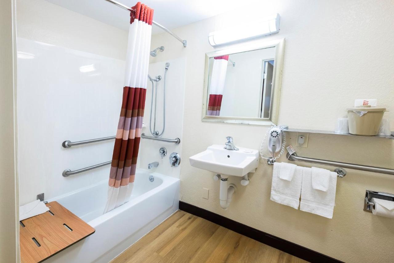 Red Roof Inn North Charleston Coliseum Екстер'єр фото